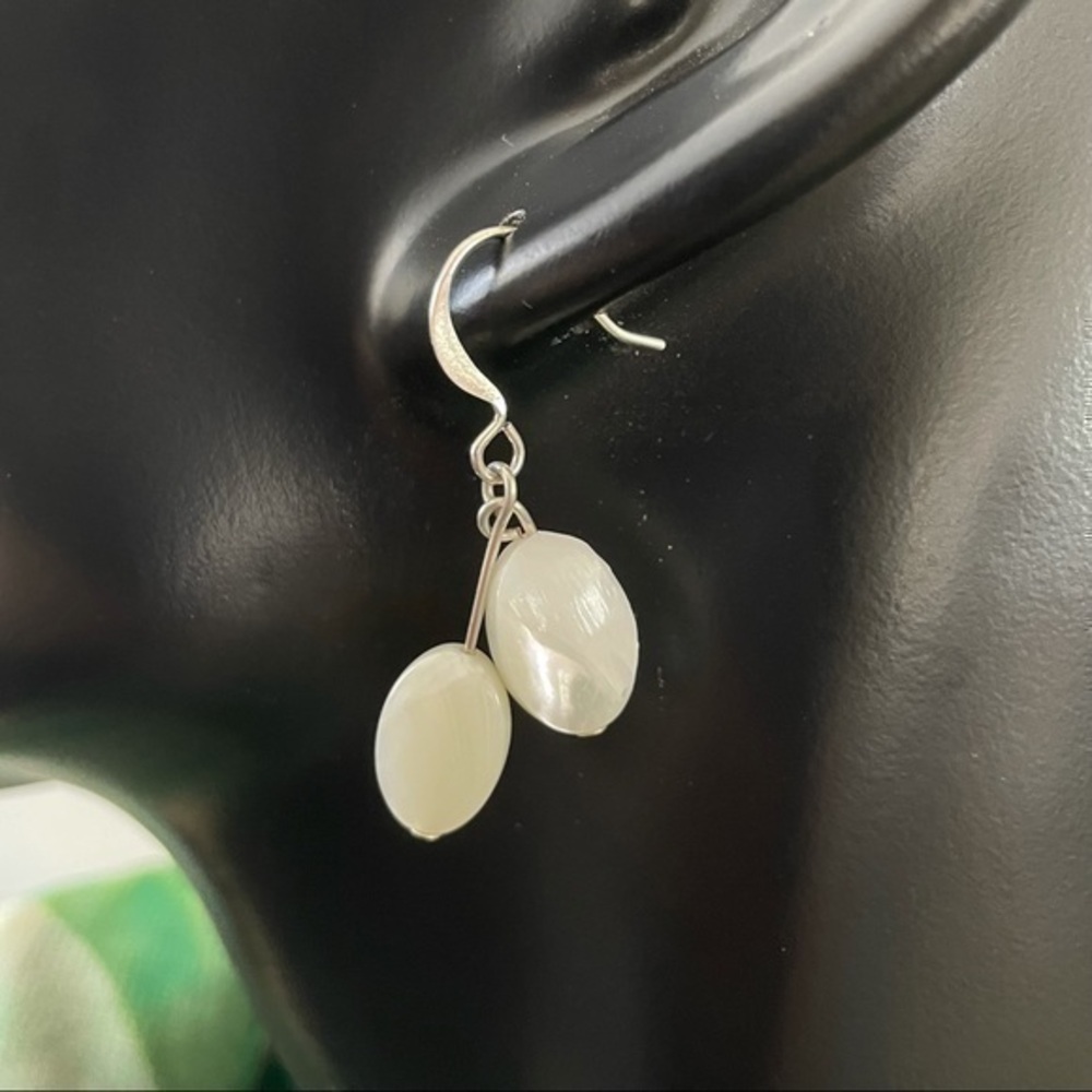 $10 SALE Small Oval Shell Dangle Earrings in Ivory Cream Coastal Beach